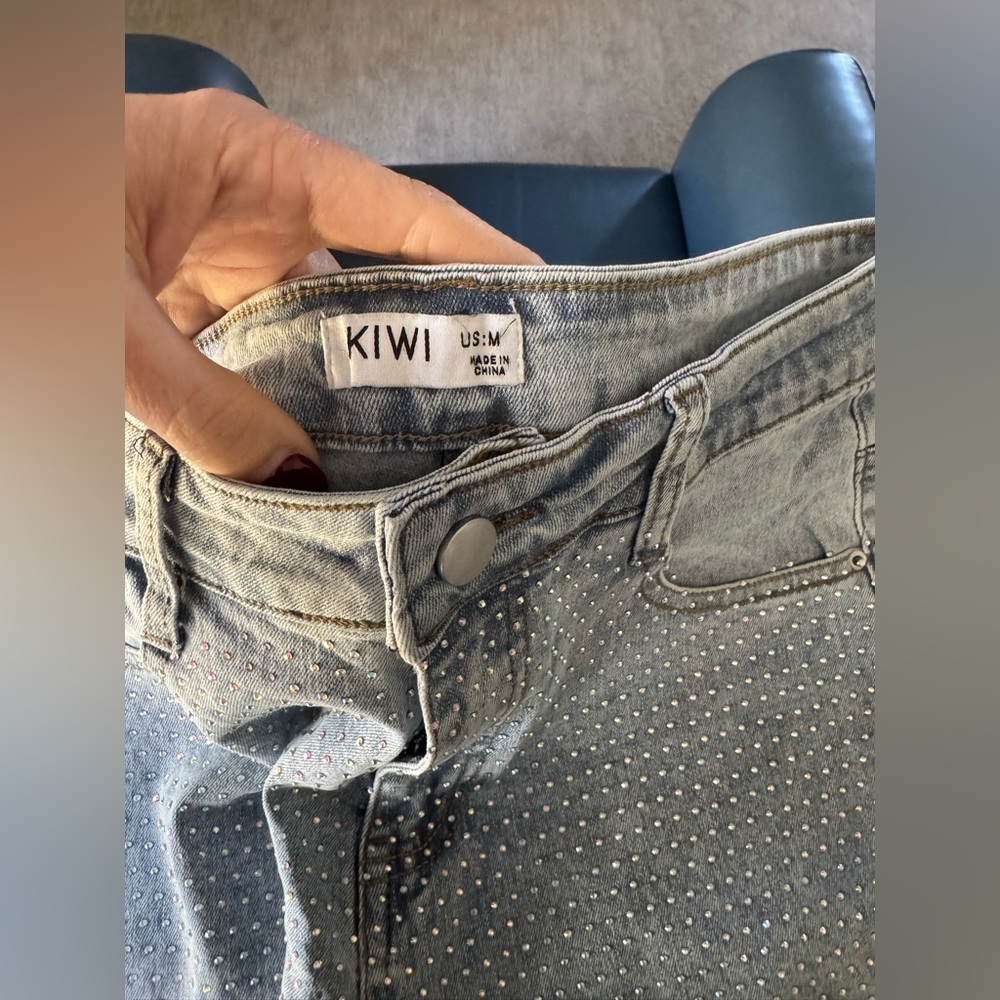 “Iconic” Rhinestone Jeans - Picture 6 of 7